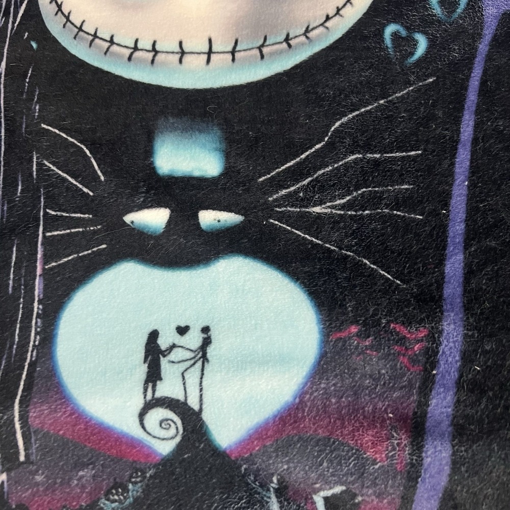 The Nightmare Before Christmas Soft Fleece Blanket 55" X 40" - Picture 4 of 9